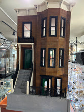 Load image into Gallery viewer, Dollhouse - New York Brownstone