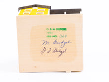 Load image into Gallery viewer, Gudgel 1:144 Scale Yellow Farm House