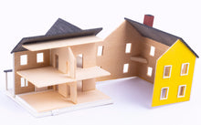 Load image into Gallery viewer, Gudgel 1:144 Scale Yellow Farm House