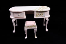 Load image into Gallery viewer, Dollhouse Miniature ~ IGMA Carol Young 1994 Six Piece Canopy Bedroom Set