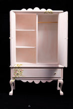 Load image into Gallery viewer, Dollhouse Miniature ~ IGMA Carol Young 1994 Six Piece Canopy Bedroom Set