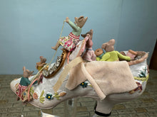 Load image into Gallery viewer, Taller Targioni OOAK Mouse Family Making High Heel Shoe