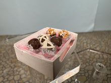 Load image into Gallery viewer, Dollhouse Miniature ~ Artisan Handmade Pastry Box