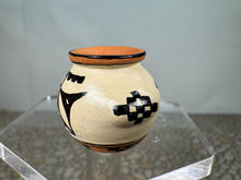 Load image into Gallery viewer, Artisan Gloria Bogulas Southwestern Handmade Hand Painted Pottery