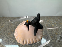 Load image into Gallery viewer, Dollhouse Miniature ~  Vintage Artisan Handmade Black Bird Pie
