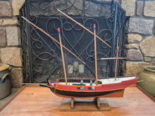 Load image into Gallery viewer, Portuguese Lanteen Rigged Ca. 1500 Caraval Boat Display (No Sails)