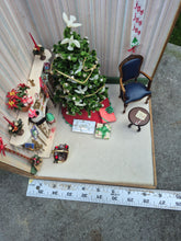 Load image into Gallery viewer, Corner Christmas Roombox Diorama *Pre-Owned*