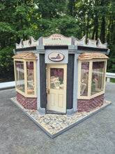 Load image into Gallery viewer, Mama Lico's Italian Restaurant Room Box *Pre-Owned* Not Electrified
