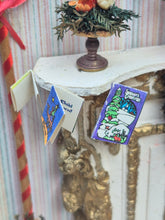 Load image into Gallery viewer, Corner Christmas Roombox Diorama *Pre-Owned*