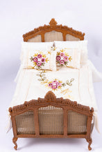 Load image into Gallery viewer, 6 Piece Wicker Bedroom Set
