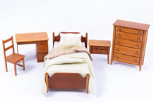 Load image into Gallery viewer, 5 Piece Twin Bed Set with Green Linens
