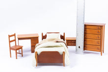 Load image into Gallery viewer, 5 Piece Twin Bed Set with Green Linens
