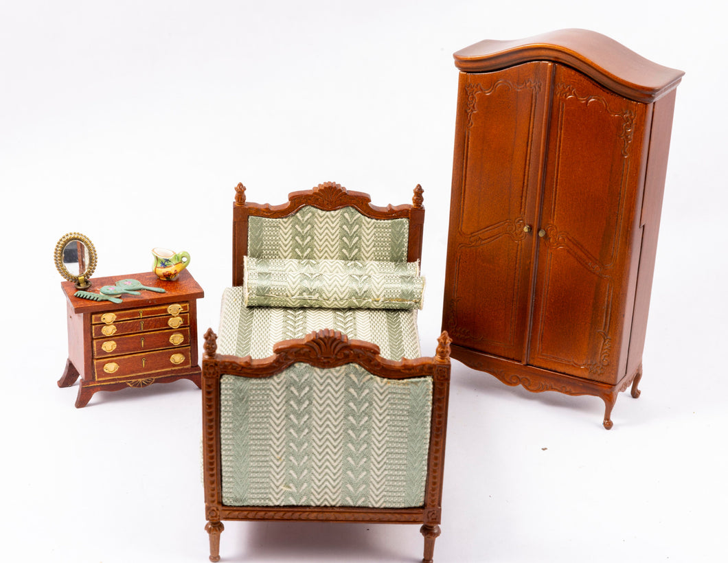 3 Piece Red Chestnut Bedroom Set