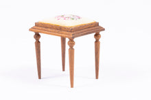 Load image into Gallery viewer, Taller Targioni Small Bench/Table with Wreath Petit Point
