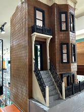 Load image into Gallery viewer, Dollhouse - New York Brownstone
