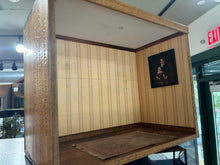 Load image into Gallery viewer, Wine Box Roombox
