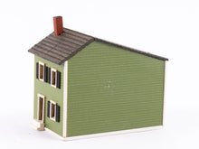 Load image into Gallery viewer, Gudgel 1:144 Scale Green Georgetown Row House
