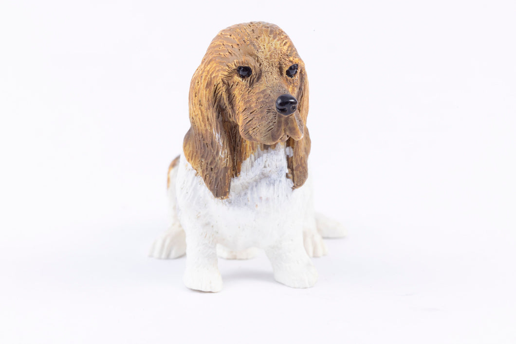 Dollhouse Miniature ~ Vintage Basset Hound Dog, New Older Stock, Concord Resin