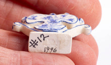 Load image into Gallery viewer, Dollhouse Miniature ~ Lee-Ann Chellis Wessel Beautiful Blue &amp; White Tulip Vase
