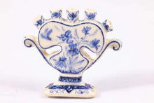 Load image into Gallery viewer, Dollhouse Miniature ~ Lee-Ann Chellis Wessel Beautiful Blue &amp; White Tulip Vase
