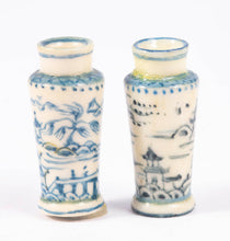 Load image into Gallery viewer, Dollhouse Miniature ~ Amanda Skinner Pair of Blue &amp; White Asian Vases
