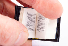 Load image into Gallery viewer, Barbara Raheb Book - Macbeth - Shakespeare
