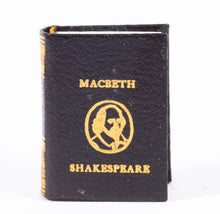 Load image into Gallery viewer, Barbara Raheb Book - Macbeth - Shakespeare
