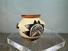 Load image into Gallery viewer, Artisan Gloria Bogulas Southwestern Handmade Hand Painted Pottery
