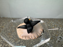 Load image into Gallery viewer, Dollhouse Miniature ~  Vintage Artisan Handmade Black Bird Pie
