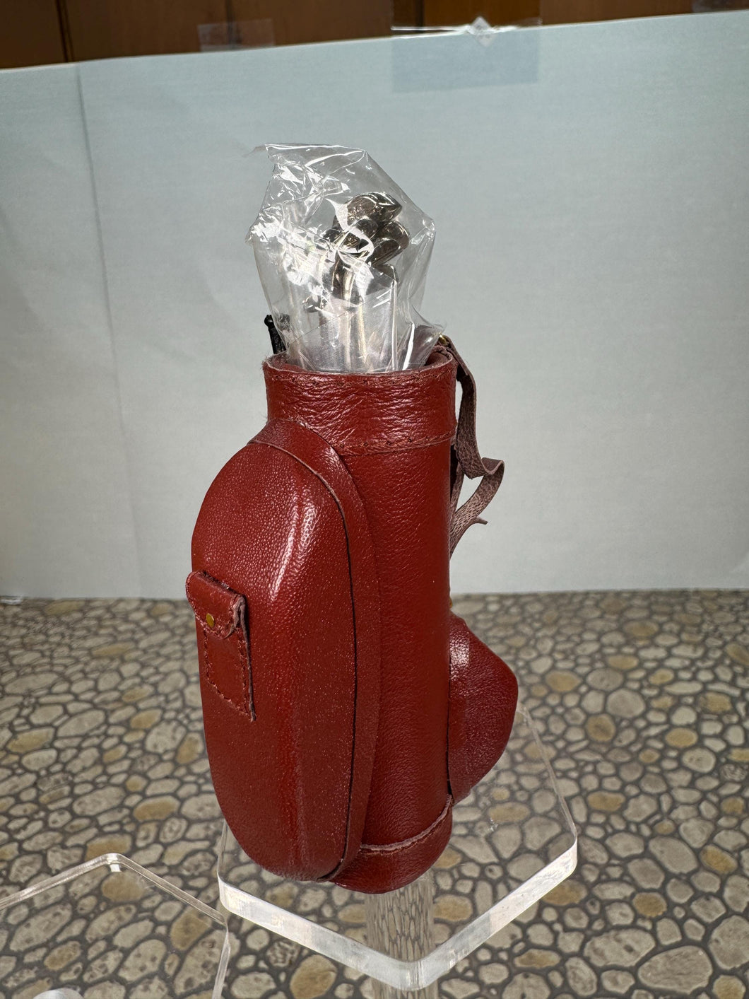 Dollhouse Miniature ~ Vintage Leather Golf Bag & Metal Clubs Set With Umbrella