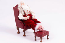 Load image into Gallery viewer, Dollhouse Miniature ~ Mr. &amp; Mrs. Santa Claus Pair - Fern Vasi
