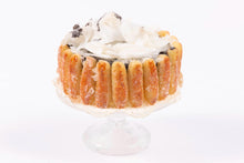 Load image into Gallery viewer, Dollhouse Miniature ~ Cake with Lady Fingers on Glass
