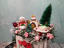 Load image into Gallery viewer, Dollhouse Miniature  ~ Artisan David King Handmade In NY USA Decorated Christmas Dtove
