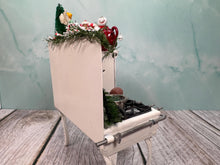 Load image into Gallery viewer, Dollhouse Miniature  ~ Artisan David King Handmade In NY USA Decorated Christmas Dtove
