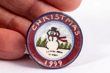 Load image into Gallery viewer, James Clark 1999 Painted Christmas Plate
