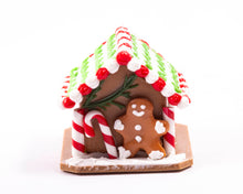 Load image into Gallery viewer, Gingerbread House - Green Roof Top Icing
