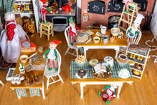 Load image into Gallery viewer, Christmas Decorated Roombox
