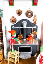 Load image into Gallery viewer, Christmas Decorated Roombox
