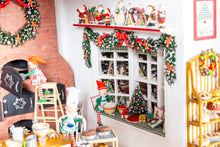Load image into Gallery viewer, Christmas Decorated Roombox
