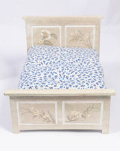 Load image into Gallery viewer, Painted 6 Piece Bedroom Set with Rug
