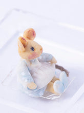 Load image into Gallery viewer, Louisa Padilla - Tiny Little Mouse Sitting Only 1/2&quot; Tall
