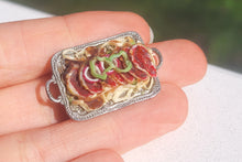 Load image into Gallery viewer, Meat Slices on Noodles with Pepper and Onion
