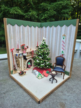 Load image into Gallery viewer, Corner Christmas Roombox Diorama *Pre-Owned*
