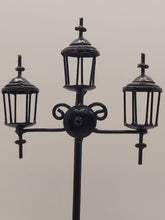 Load image into Gallery viewer, Light Post with Iris &amp; Impatiens
