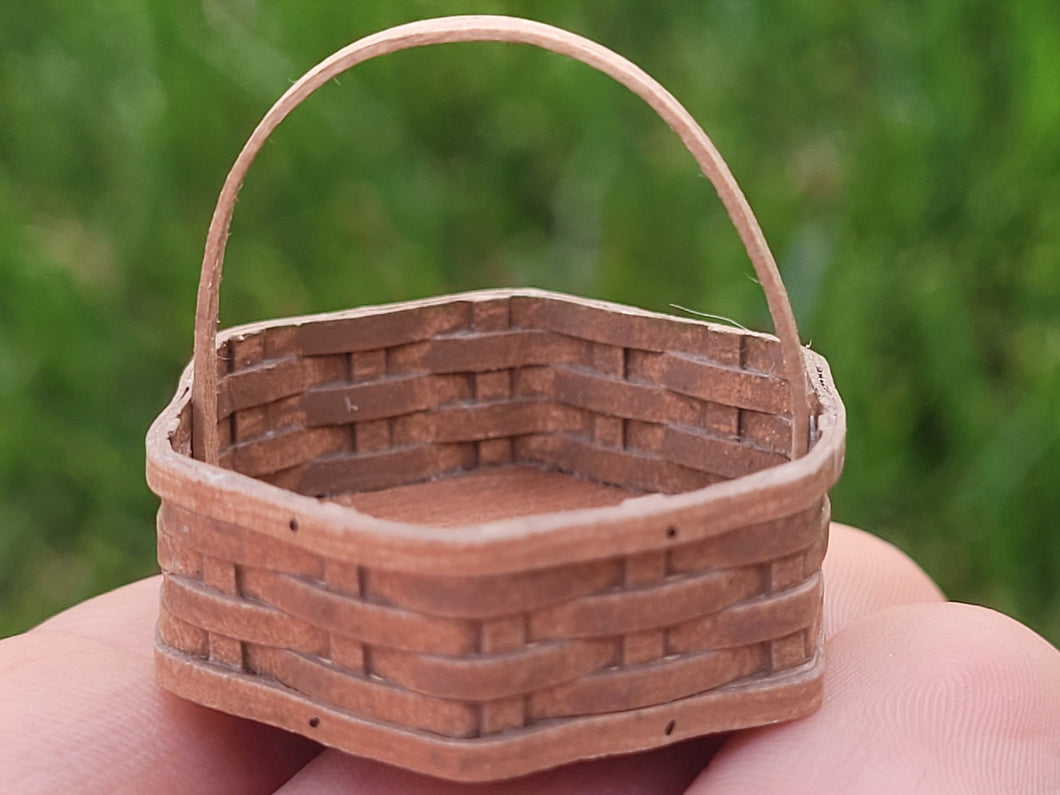 Al Chandronnait – Hexagon Woven Basket with Handle