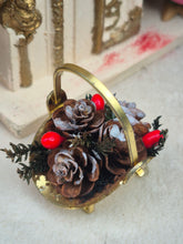 Load image into Gallery viewer, Corner Christmas Roombox Diorama *Pre-Owned*
