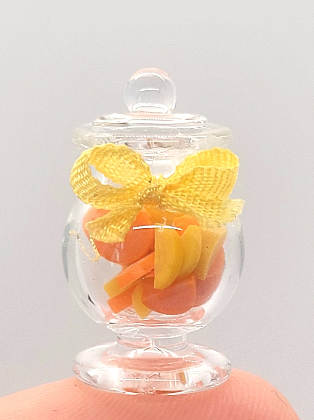 Dollhouse Miniature ~ 1:24 Scale, Orange and Lemon Slices in Round Glass Jar with Yellow Bow