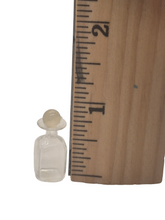 Load image into Gallery viewer, Glass Craft – Handblown Glass Jar with Stopper
