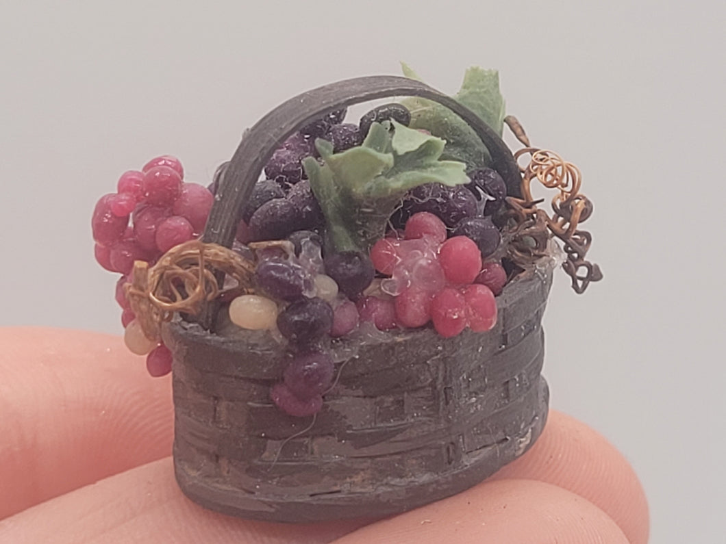 ☆SALE☆Hope Elliot Grape Basket in Al Chandronnait Basket