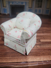 Load image into Gallery viewer, Off-White/Cream Floral Chair with Pillow
